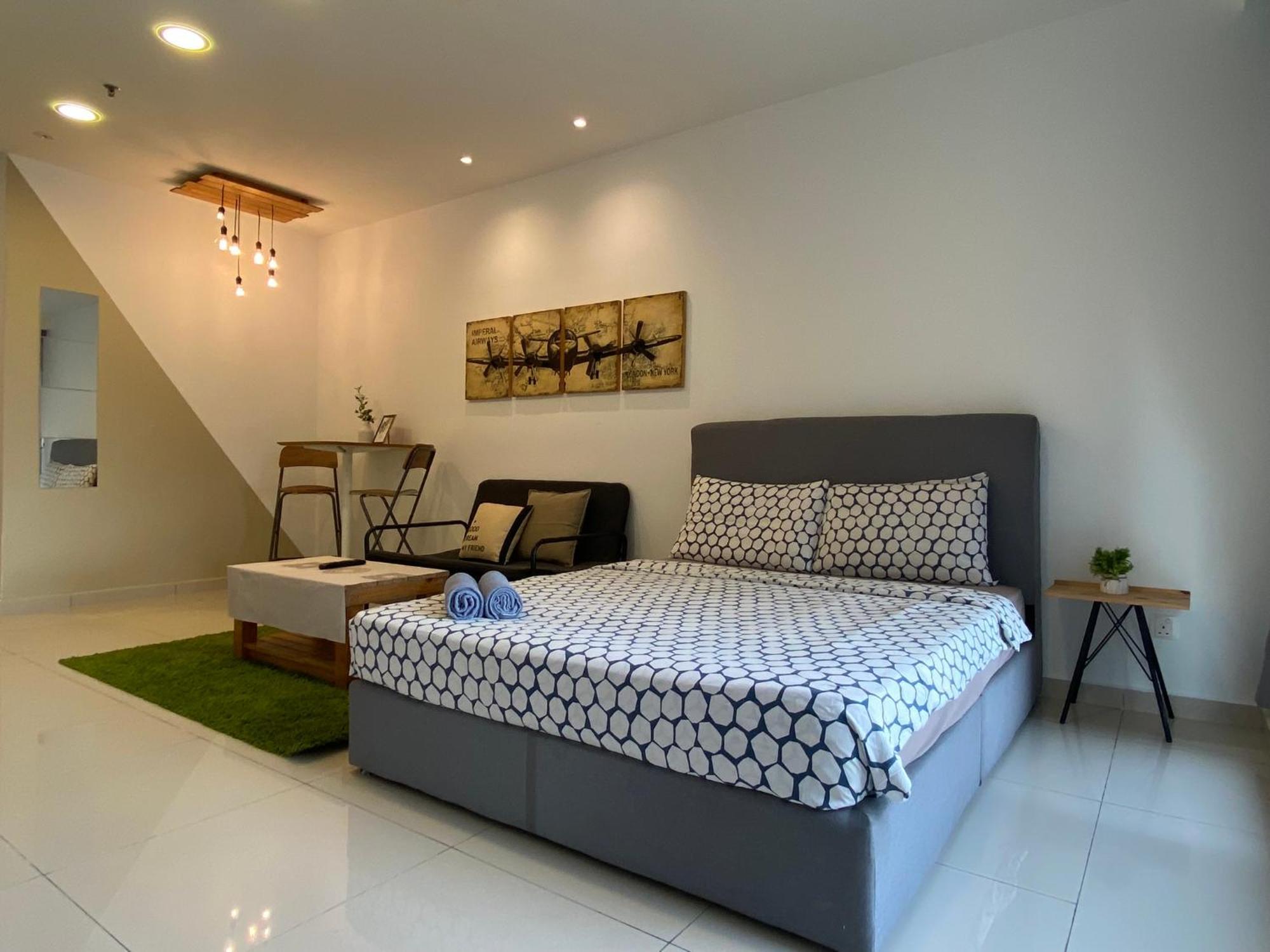 Pinnacle Pj @ Penguin Homes Petaling Jaya Exterior photo