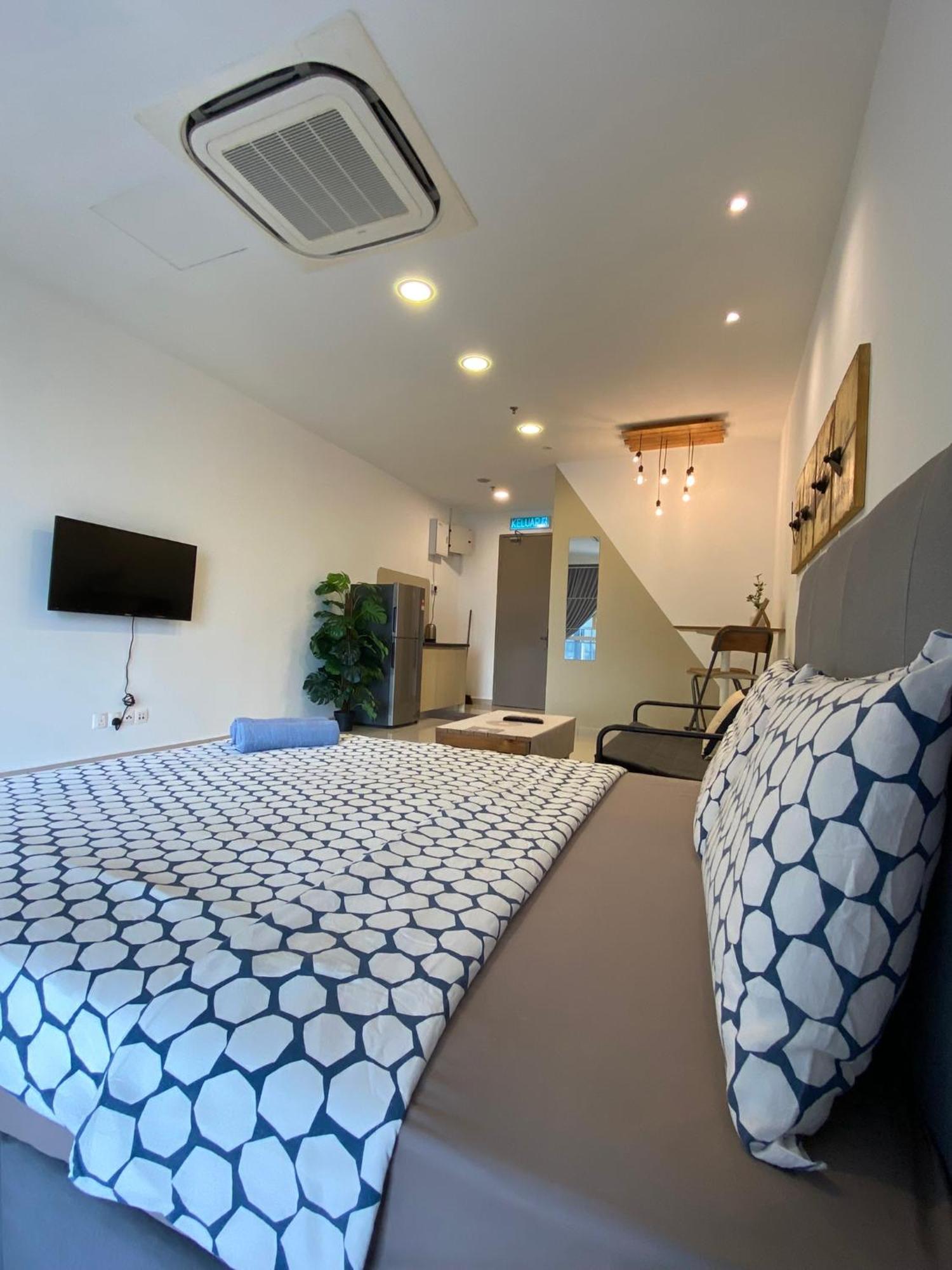 Pinnacle Pj @ Penguin Homes Petaling Jaya Exterior photo